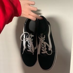 Women’s Low-top Black Old School Vans